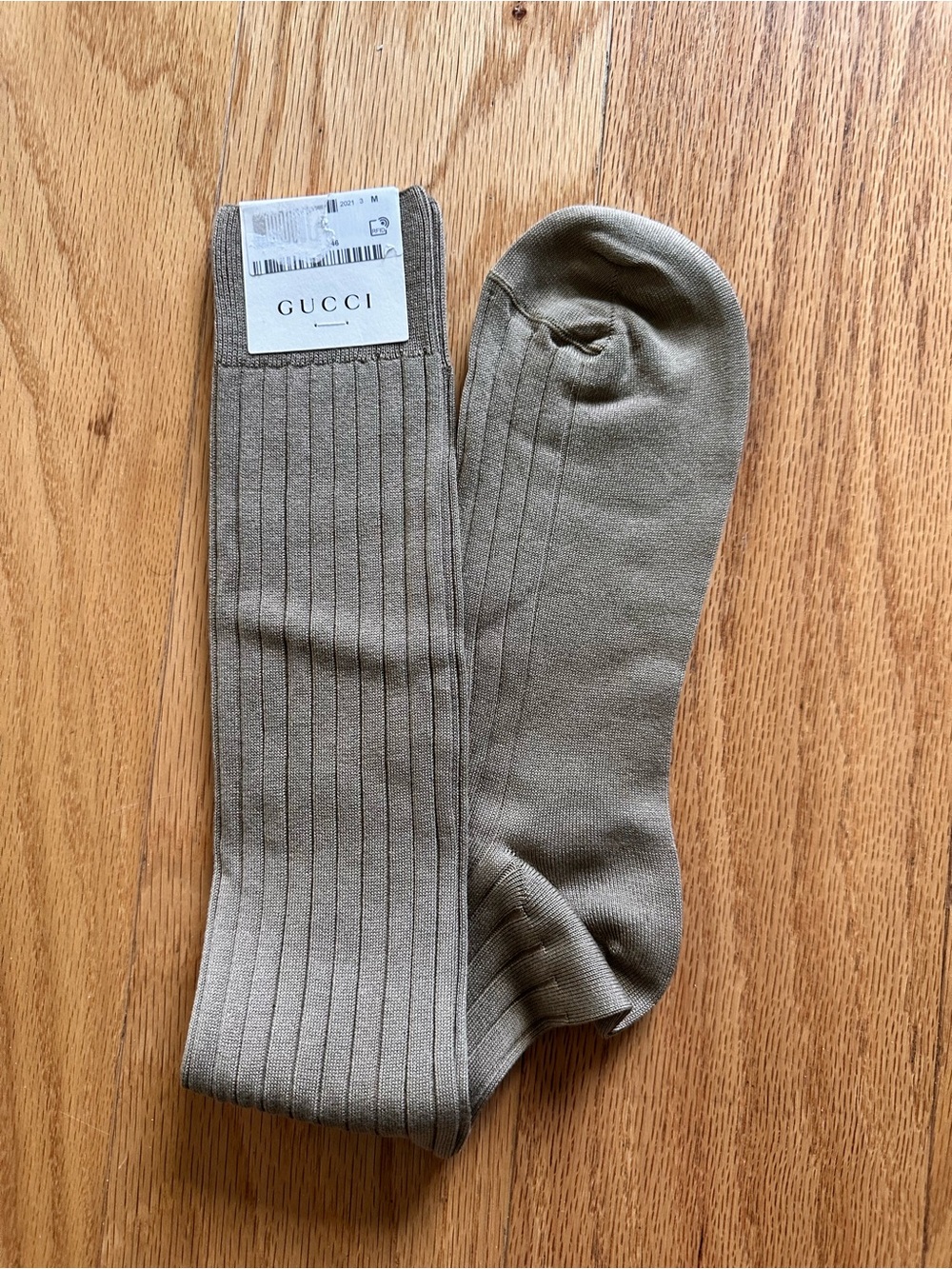 GUCCI Men's Ribbed Dress Socks in Taupe Beige